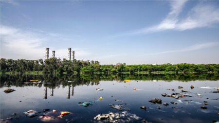 Забруднення води